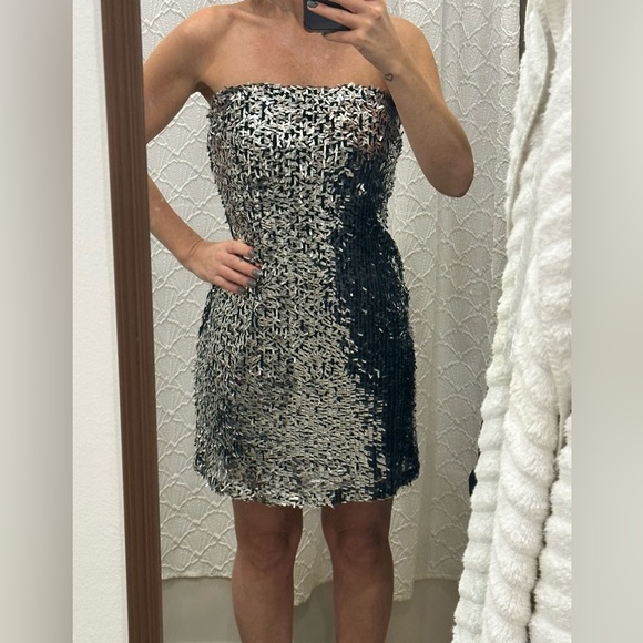 🌟🪩New Years Or Holiday Dress🌟 Super FUN Off Strapless Dress, Size Small - Picture 6 of 9